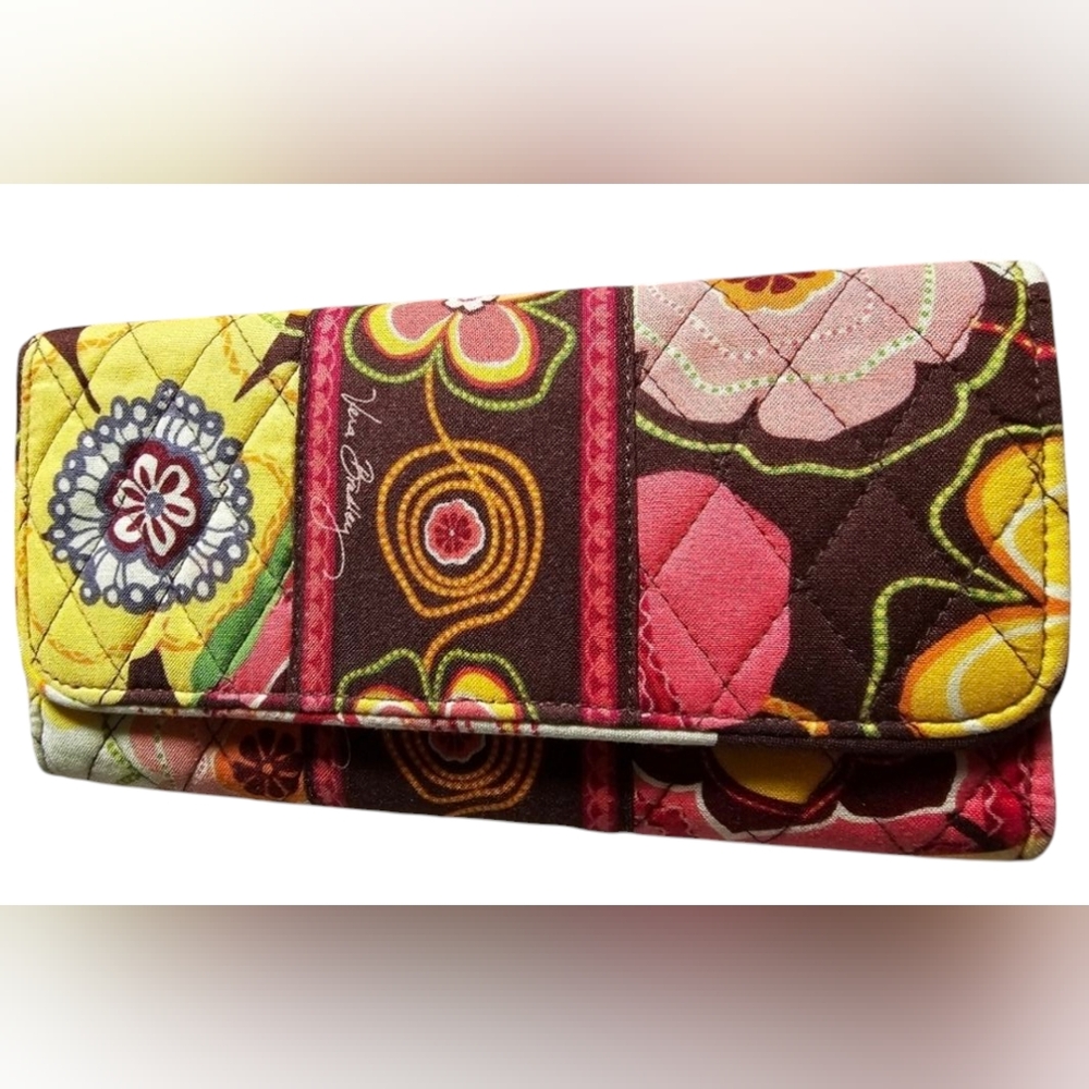 # 484 Vera Bradley Quilted Wallet